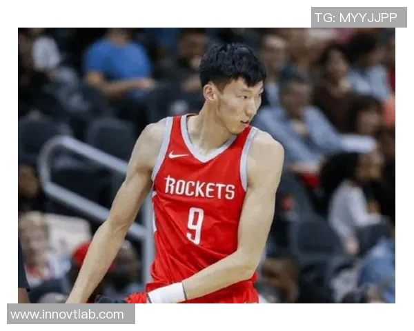 篮球明星剃掉胡子变身新形象引发球迷热议与时尚潮流碰撞
